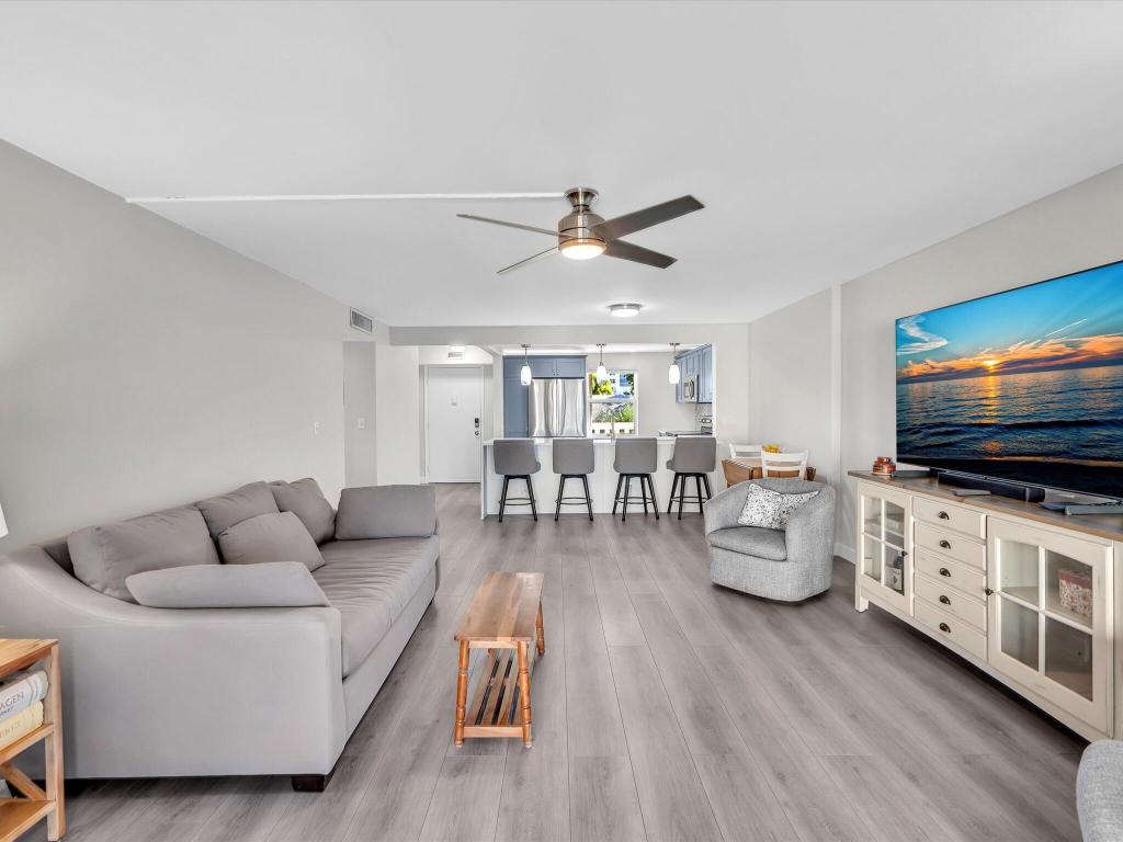 MEADOWBROOK LAKES VIEW CONDO - Residential