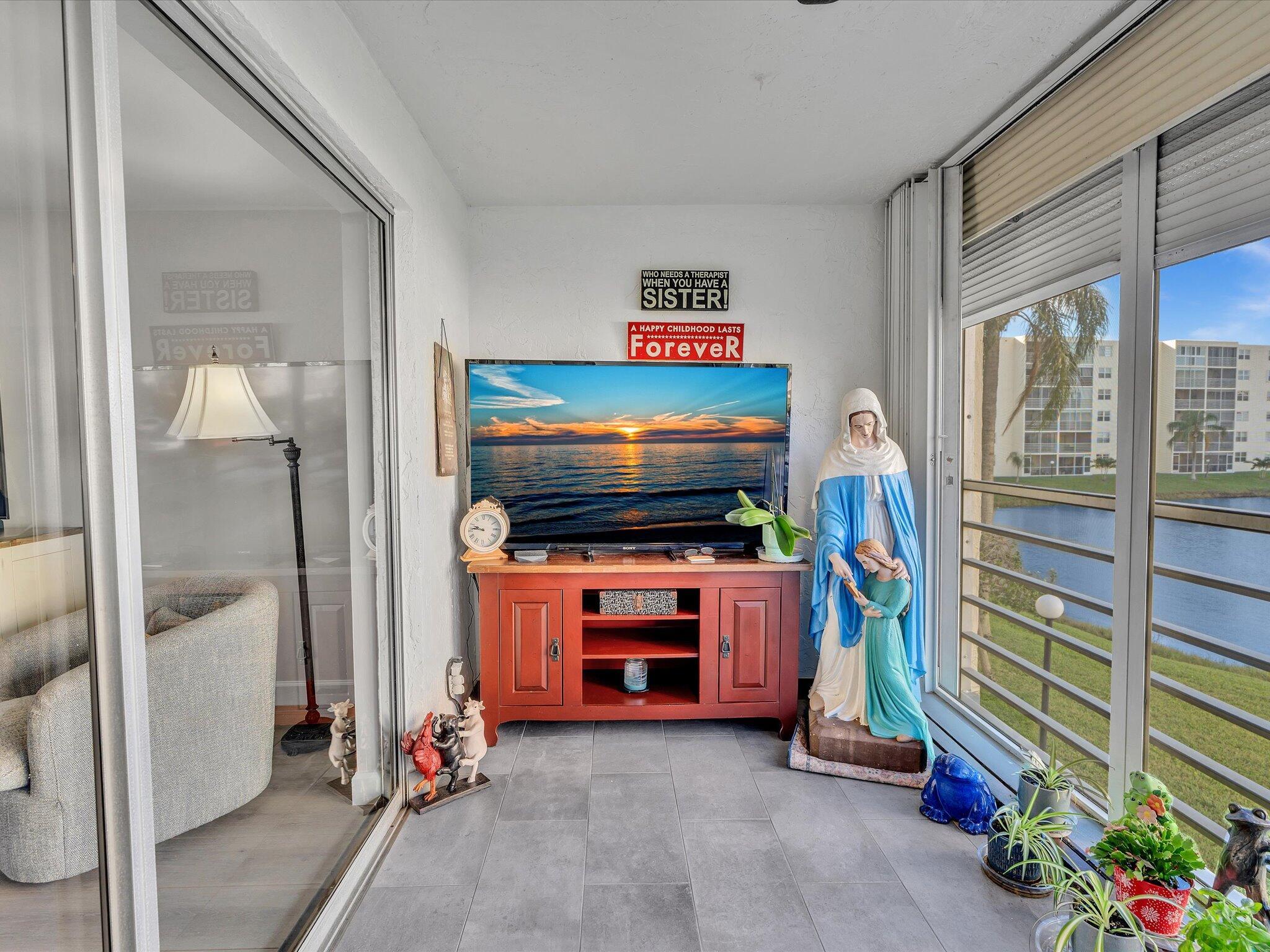 MEADOWBROOK LAKES VIEW CO - Residential