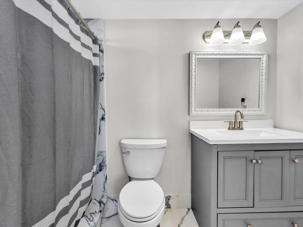 MEADOWBROOK LAKES VIEW CONDO - Residential