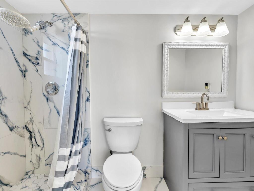 MEADOWBROOK LAKES VIEW CONDO - Residential