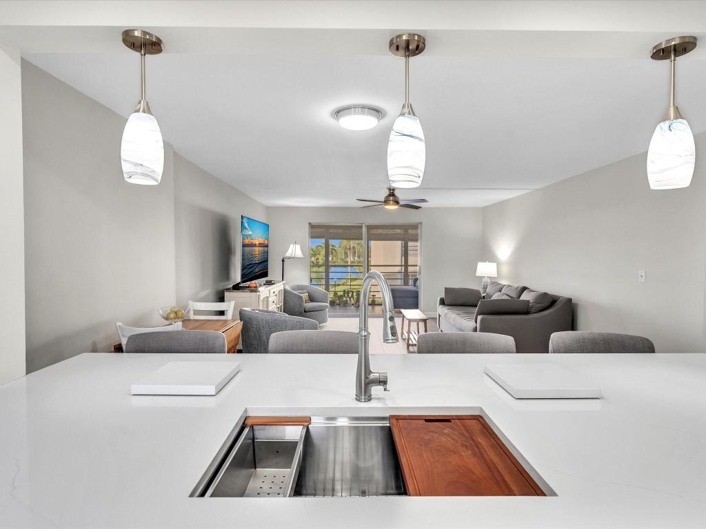 MEADOWBROOK LAKES VIEW CONDO - Residential