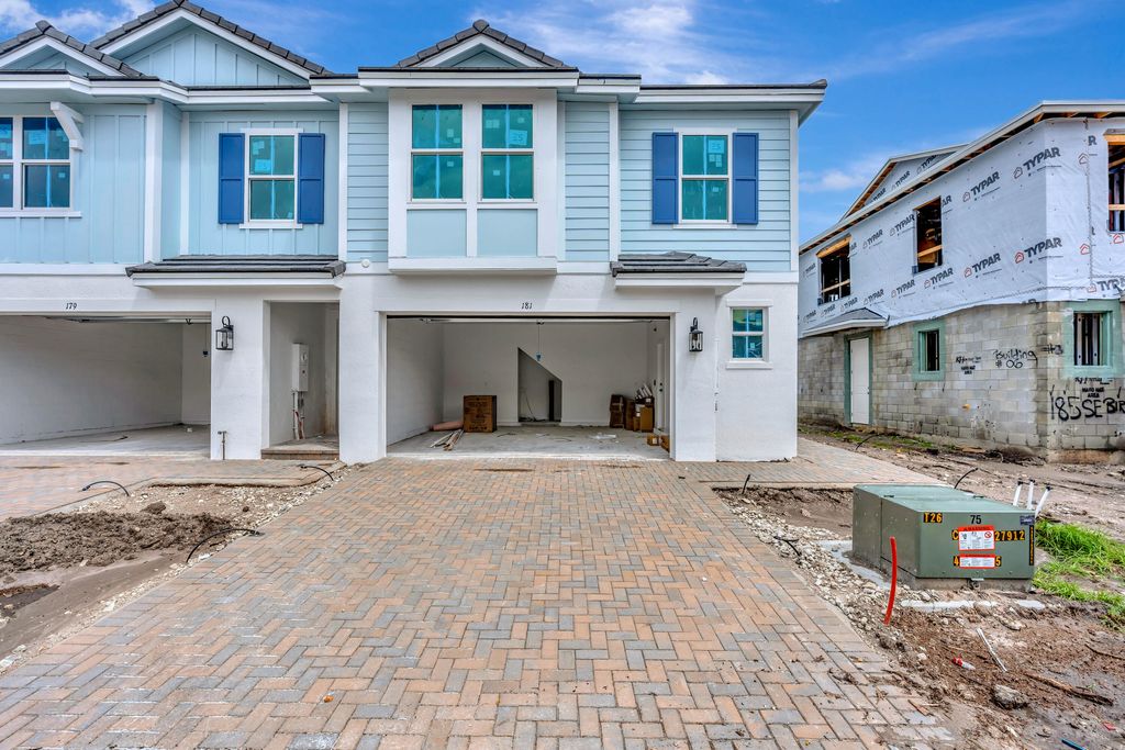 Photo of 181 SE Birch Terrace, Stuart, FL 34997 (MLS # B26025363)