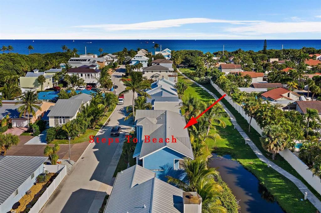 Photo of 304 Xanadu Place, Jupiter, FL 33477 (MLS # R10763678)