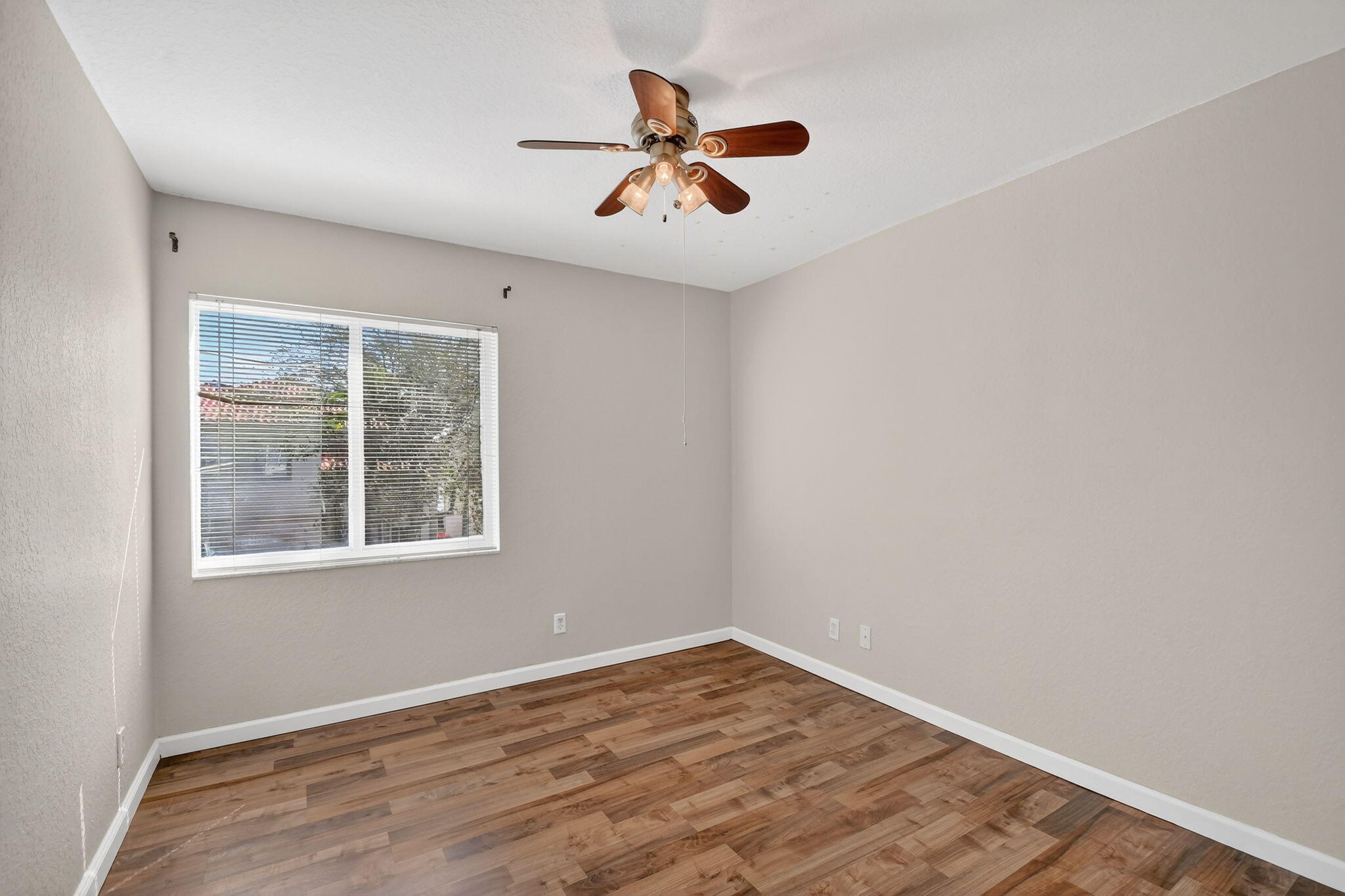 THOUSAND OAKS - Residential