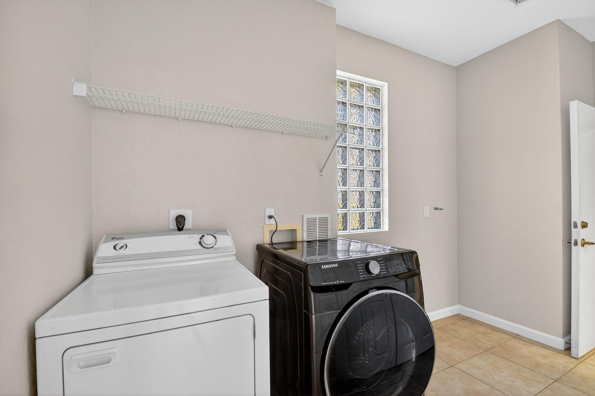 THOUSAND OAKS - Residential