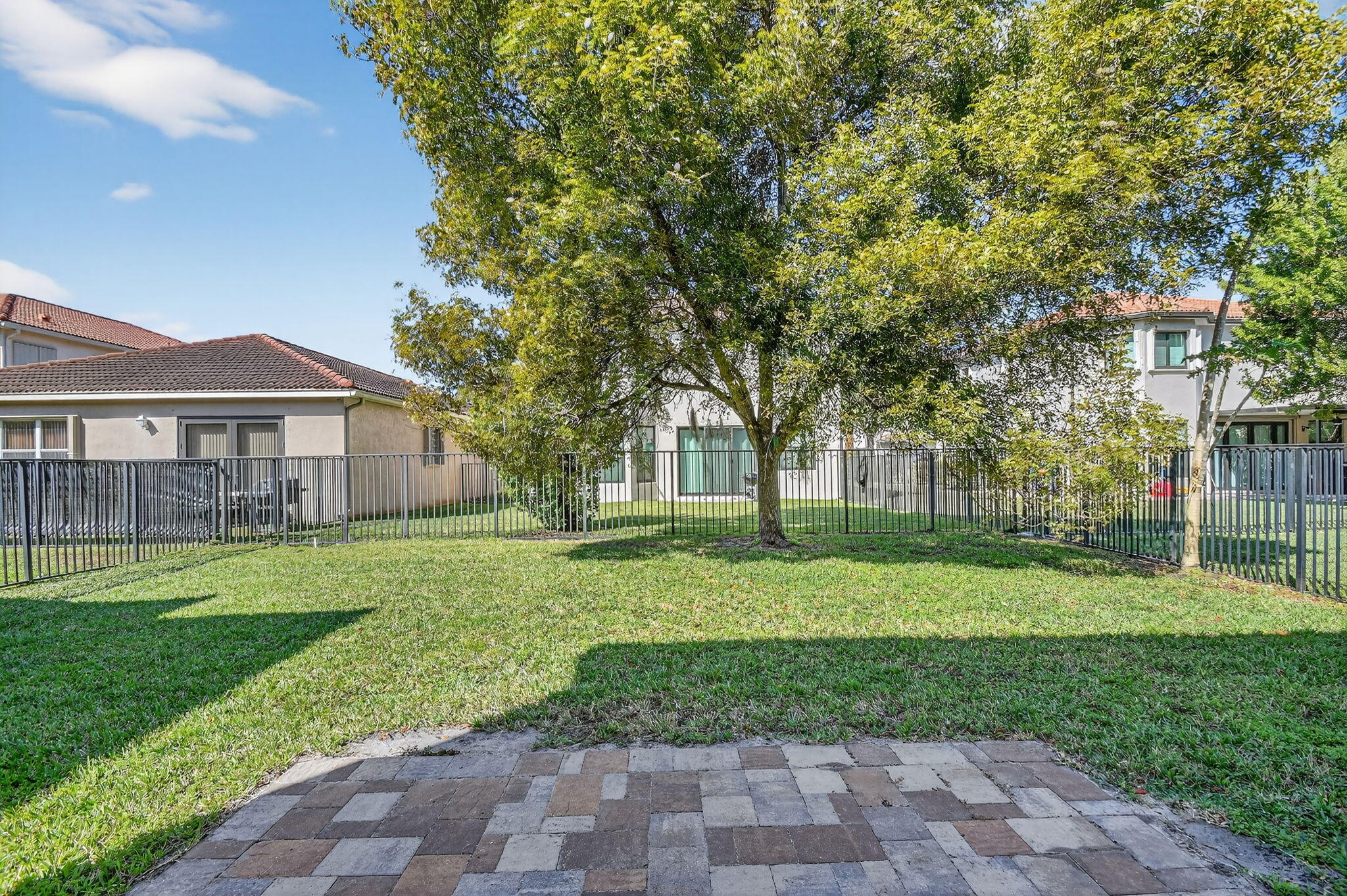 THOUSAND OAKS - Residential