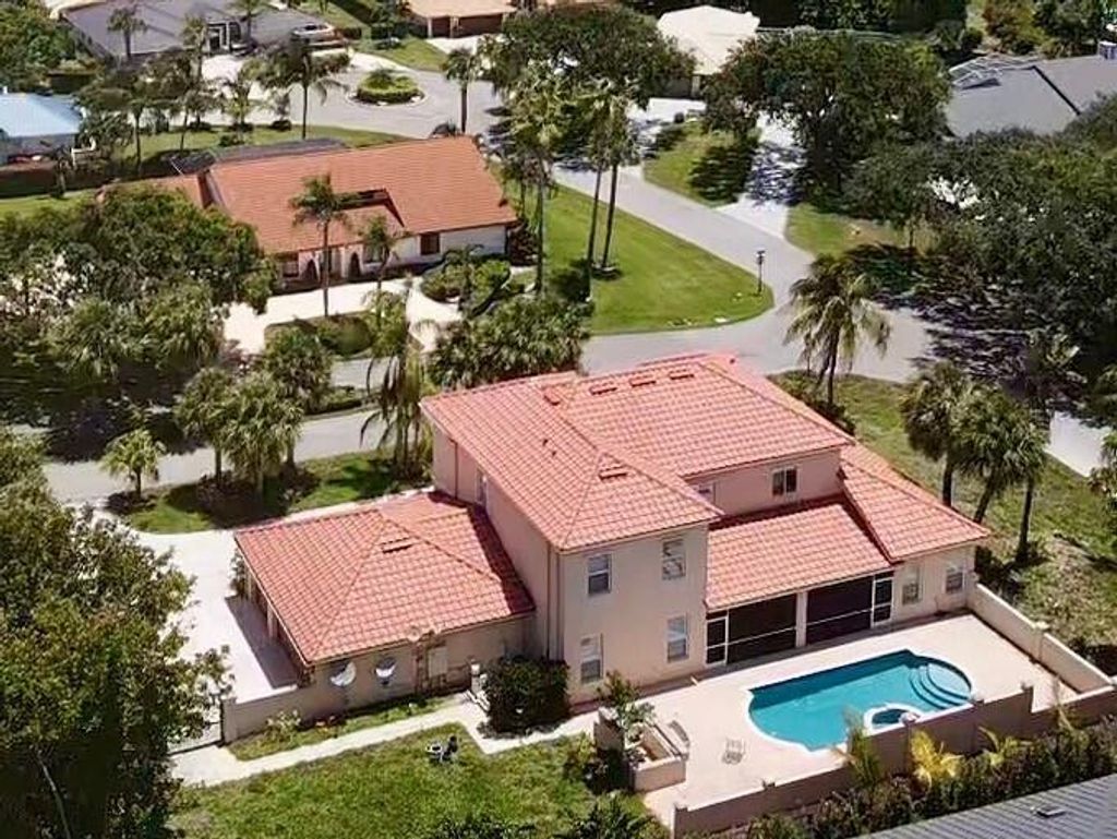 Photo of 11862 SE Tiffany Way, Jupiter, FL 33469 (MLS # R11100173)