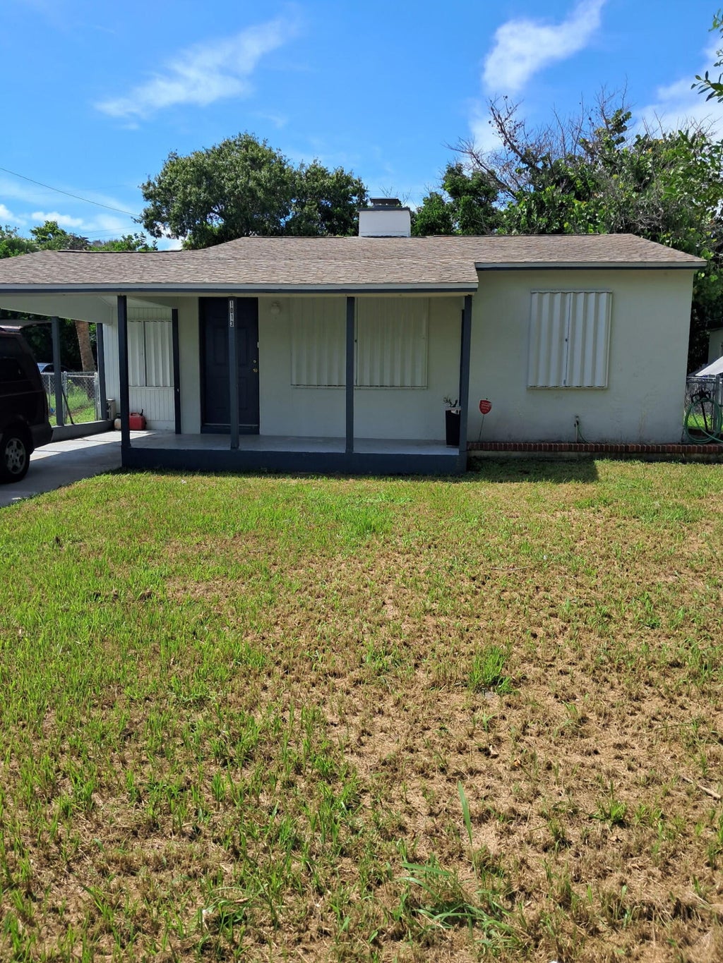 Photo of 1013 Mayflower Road, Fort Pierce, FL 34950 (MLS # B26076509)