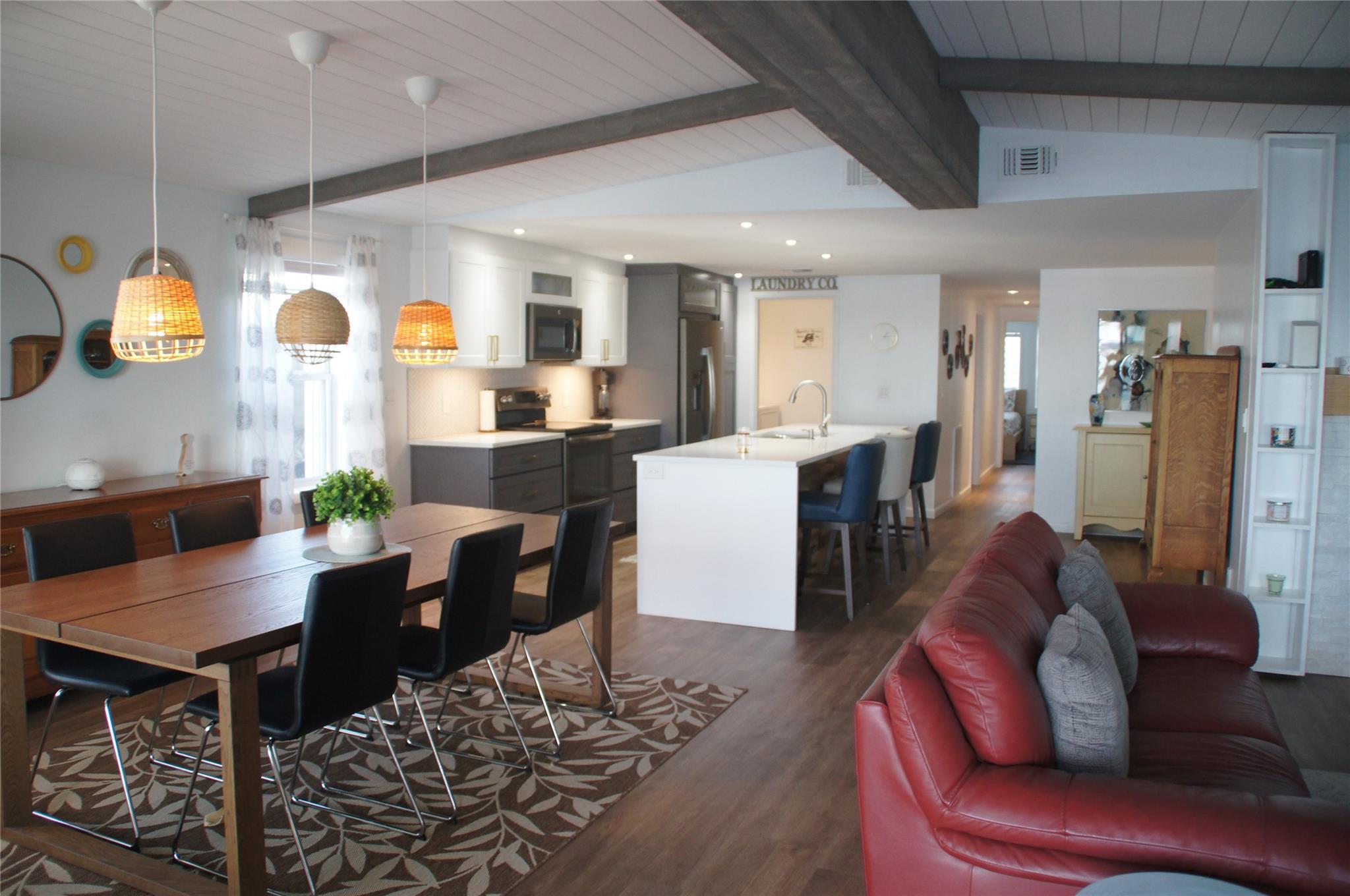 Ravenswood Estates & Mari - Residential