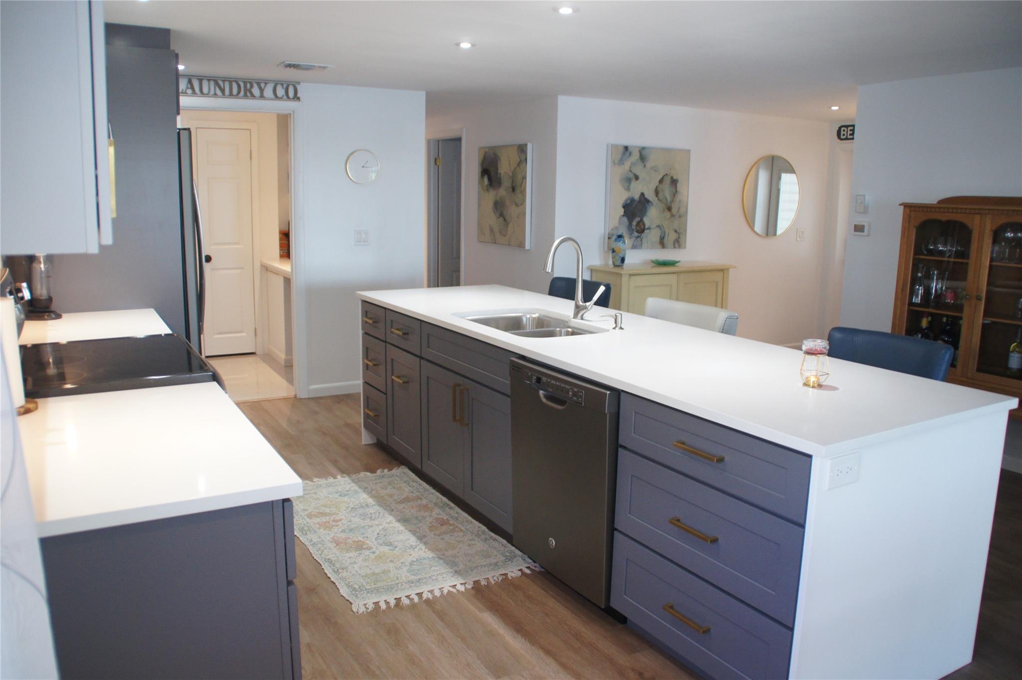 Ravenswood Estates & Mari - Residential