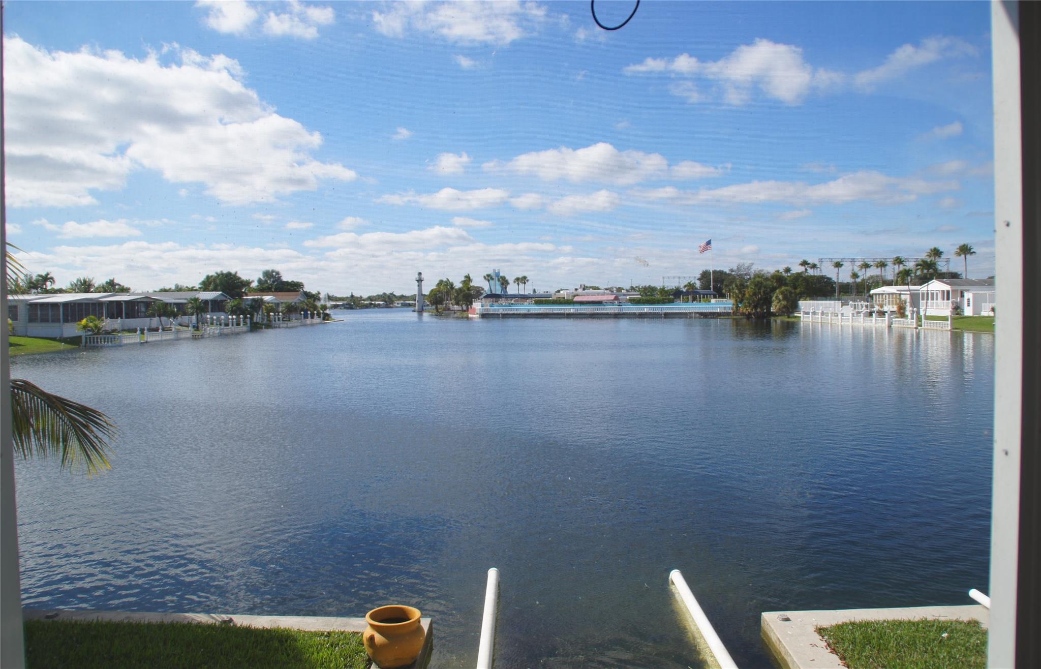 Ravenswood Estates & Mari - Residential