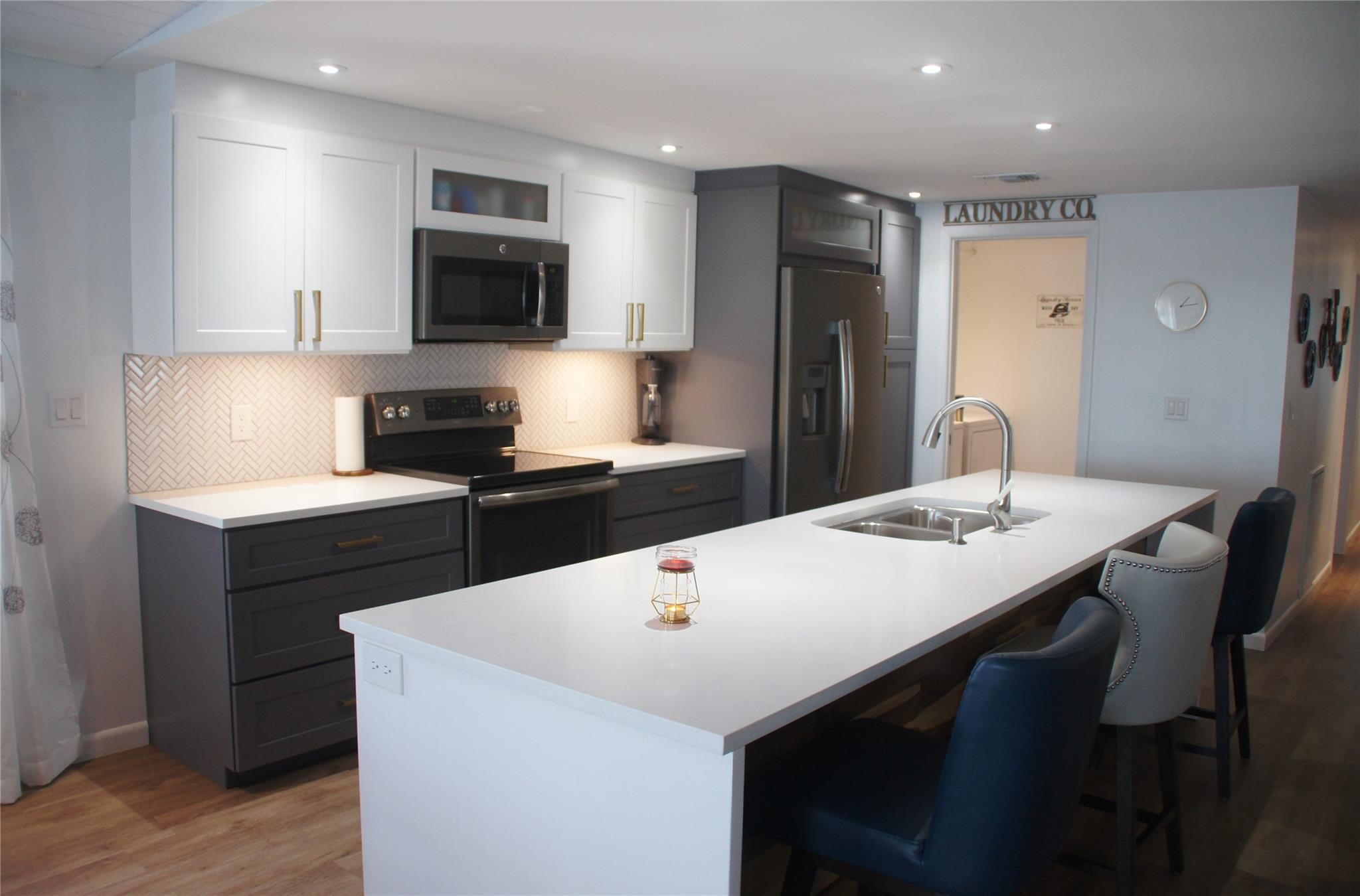 Ravenswood Estates & Mari - Residential