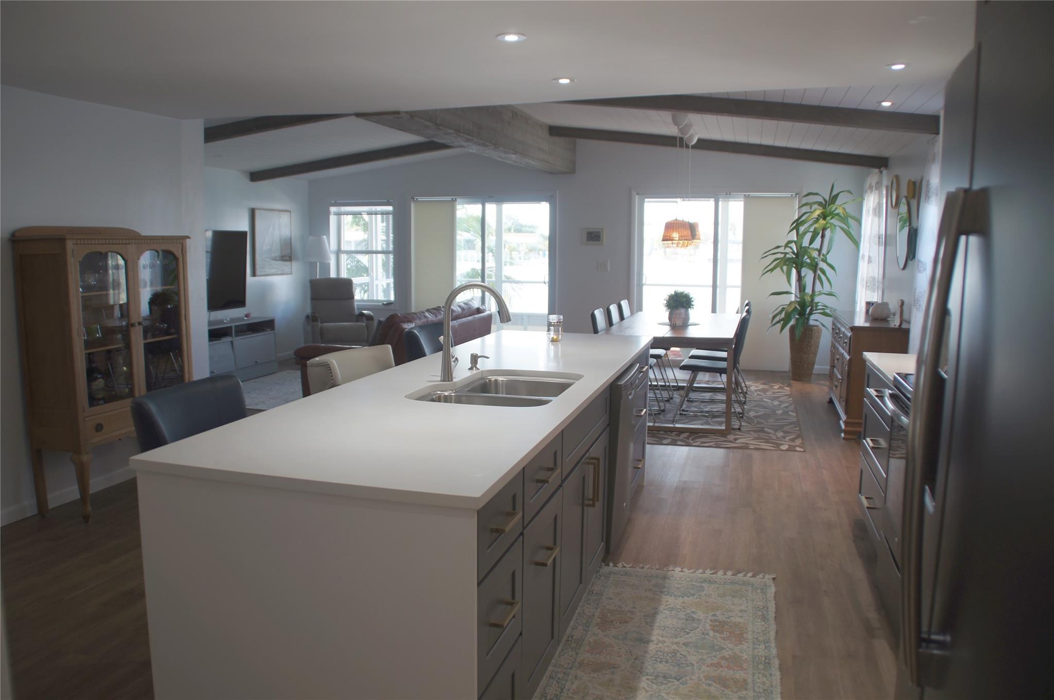 Ravenswood Estates & Mari - Residential