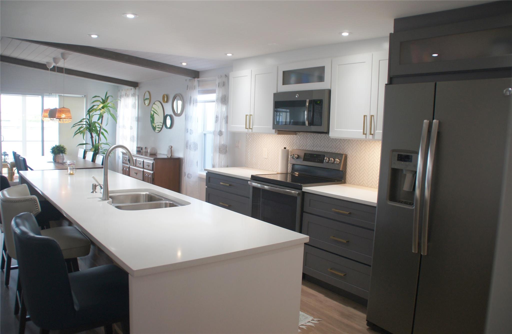 Ravenswood Estates & Mari - Residential