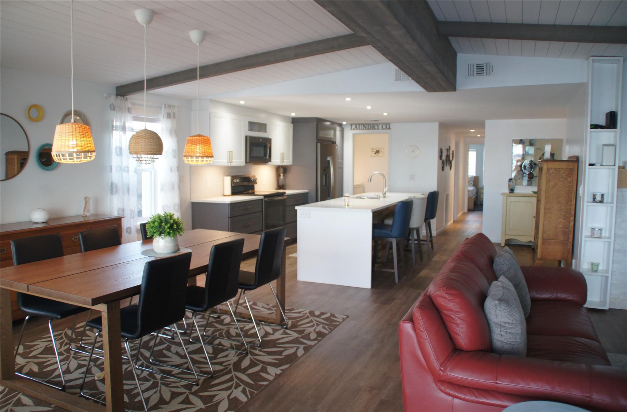 Ravenswood Estates & Mari - Residential