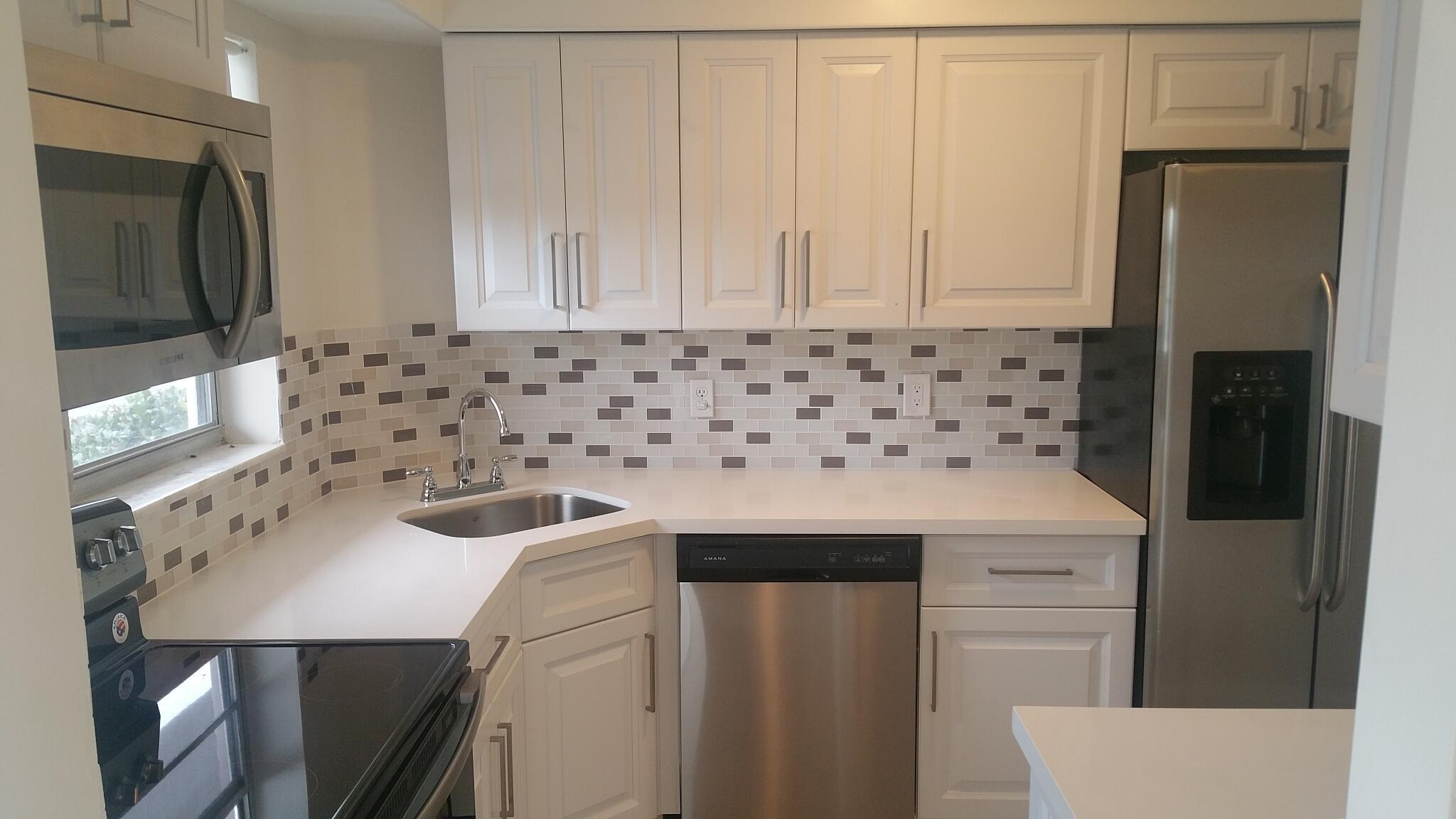 THE LITTLE CLUB CONDO - Residential Lease