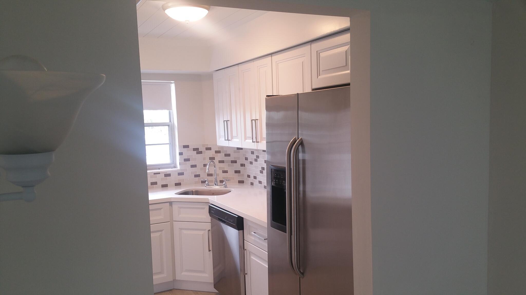THE LITTLE CLUB CONDO - Residential Lease