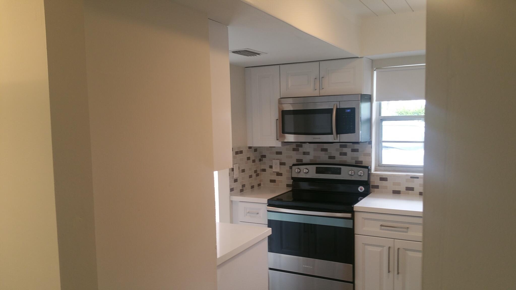 THE LITTLE CLUB CONDO - Residential Lease