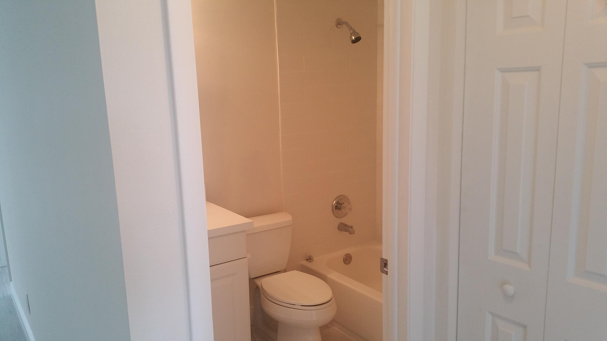 THE LITTLE CLUB CONDO - Residential Lease