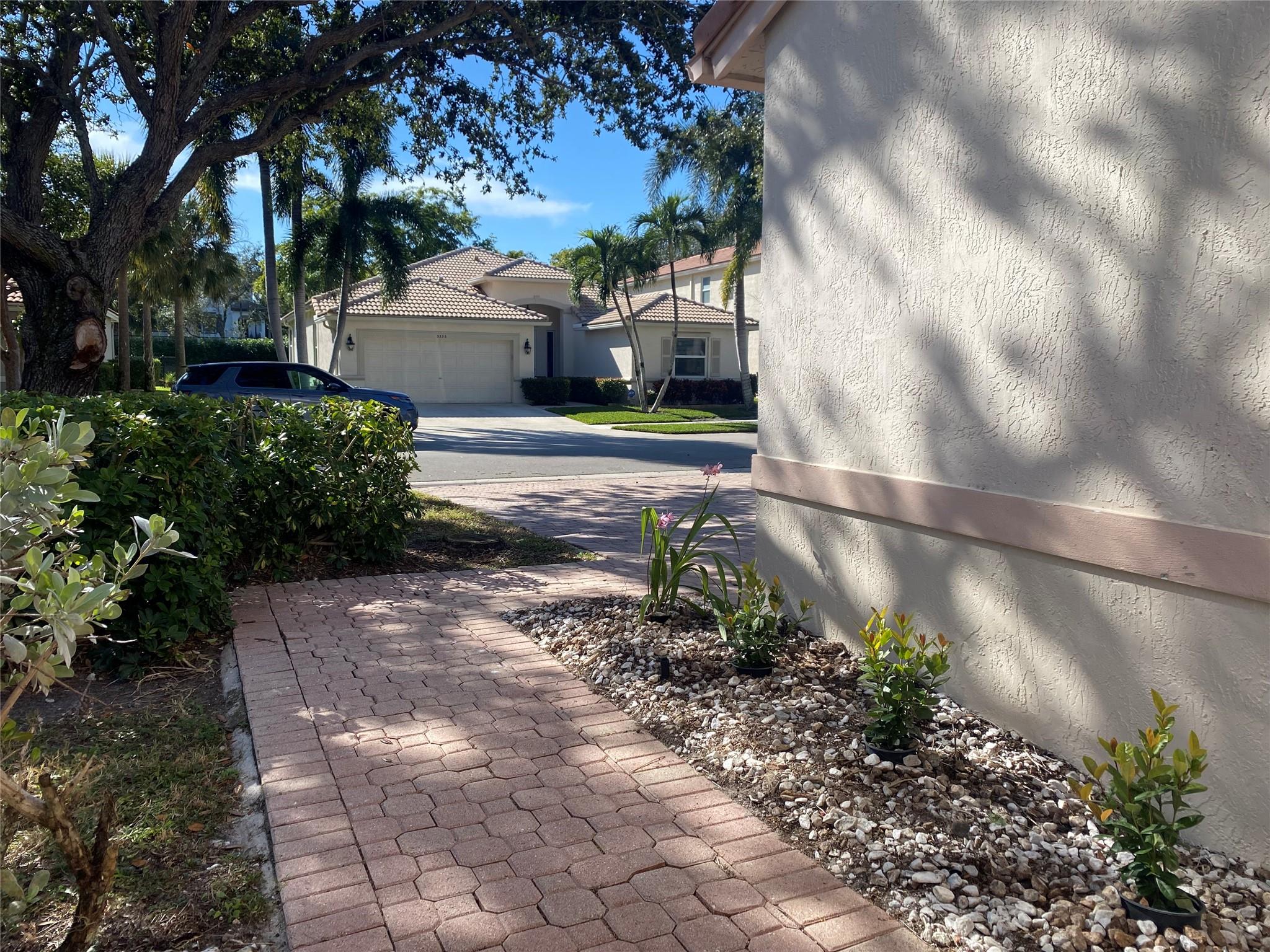 INDIGO LAKES - Residential