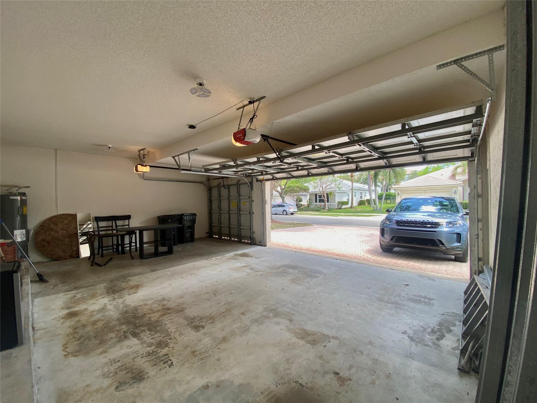 INDIGO LAKES - Residential