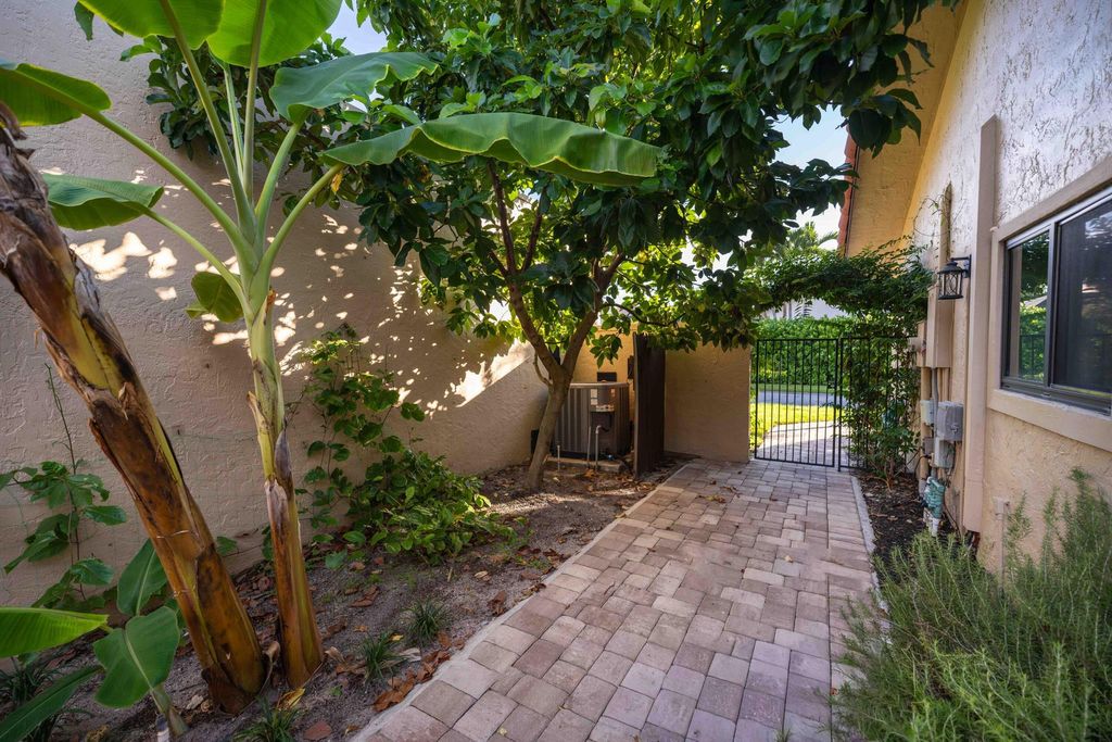 Photo of 21356 Sonesta Way, Boca Raton, FL 33433 (MLS # R11092646)