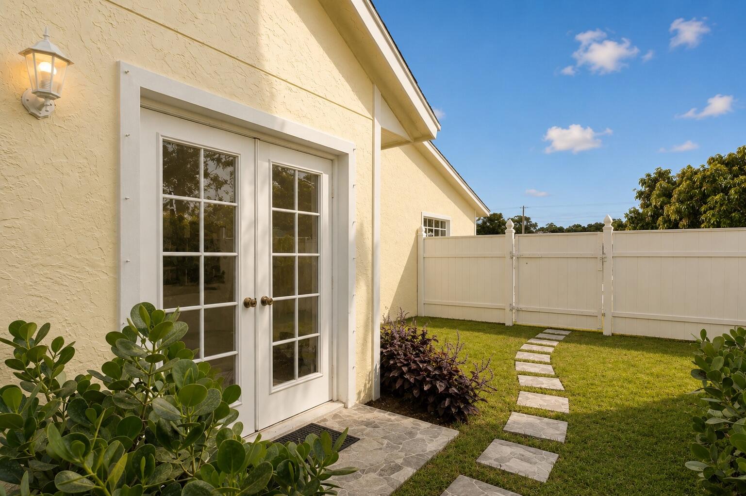 PALM BEACH FARMS CO 3 - Residential