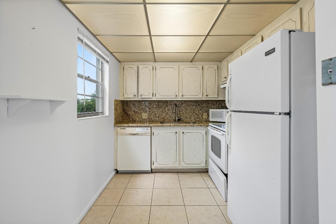 BRIGHTON AT CENTURY VILLAGE CONDO - Residential Lease