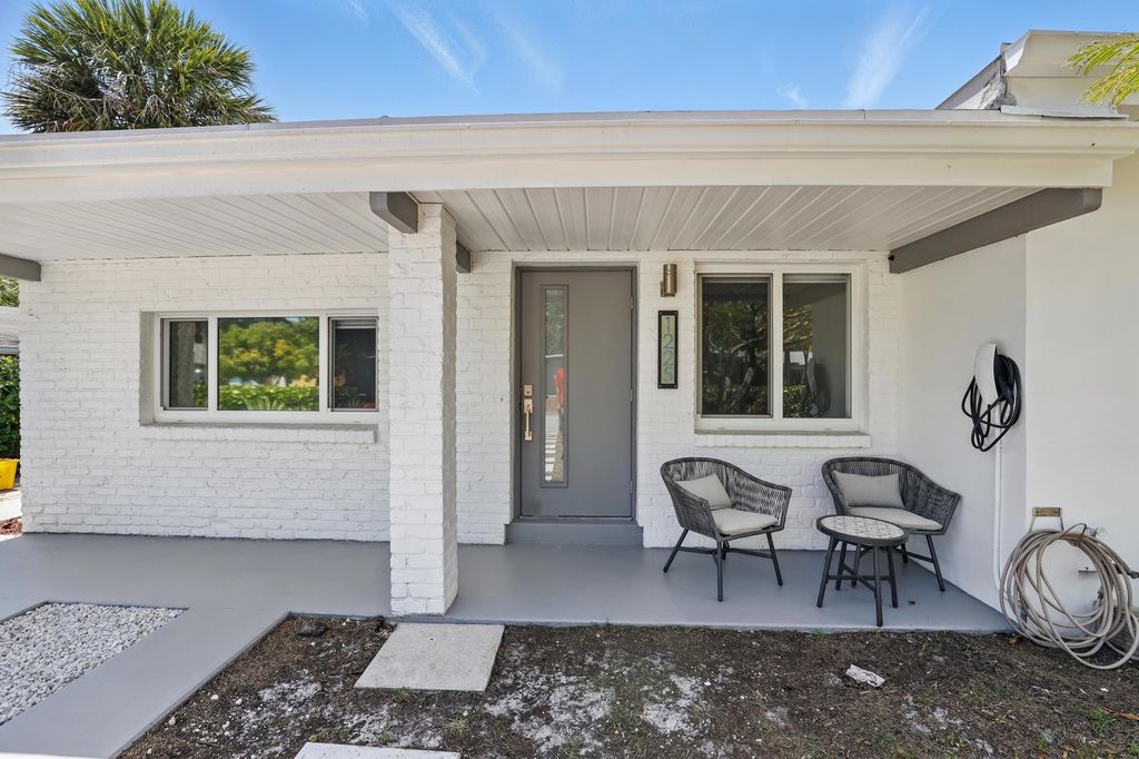 Photo of 1225 15th Avenue N, Lake Worth Beach, FL 33460 (MLS # R11091276)