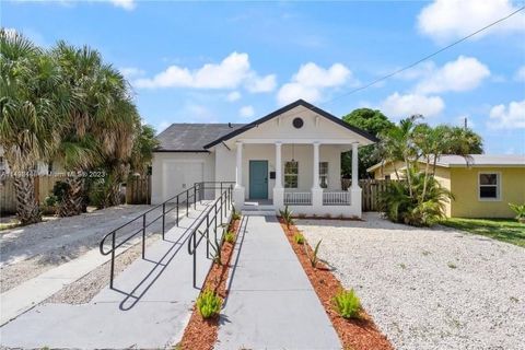 1016 14th St West Palm Beach FL 33401