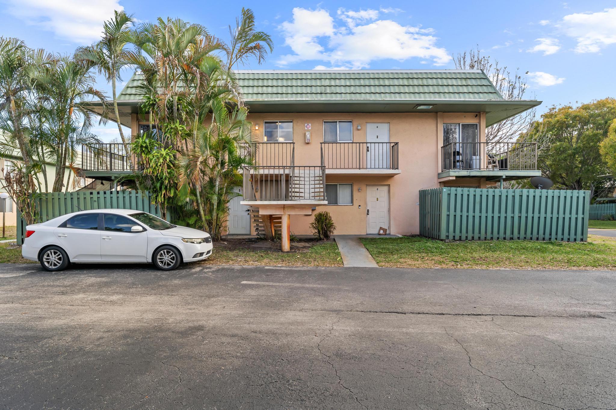 FAIRVIEW VILLAS CONDO - Residential