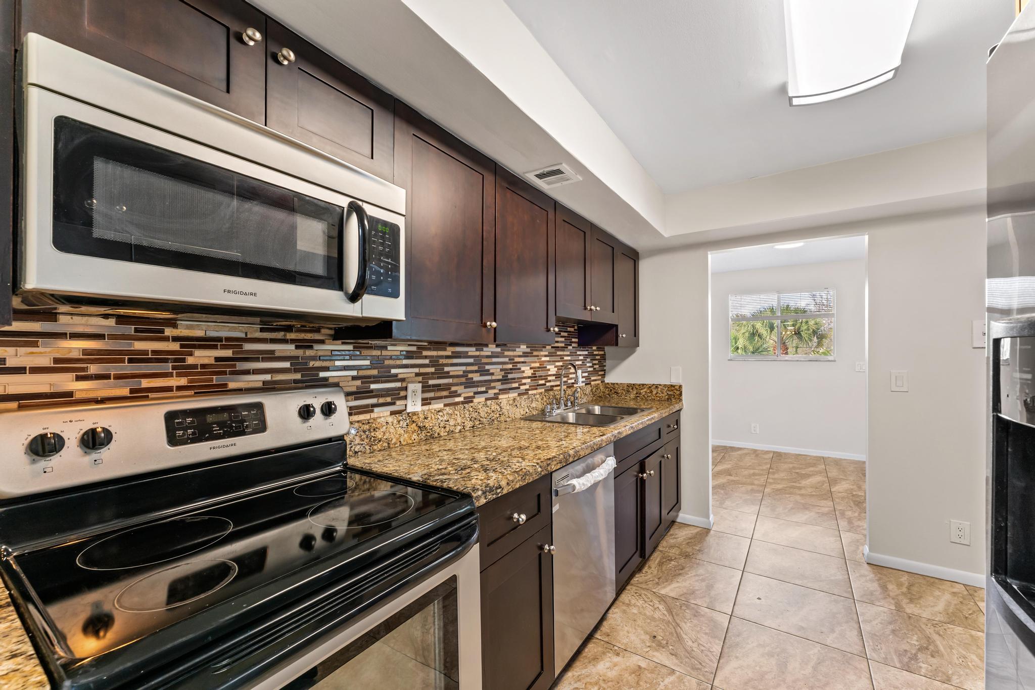 FAIRVIEW VILLAS CONDO - Residential