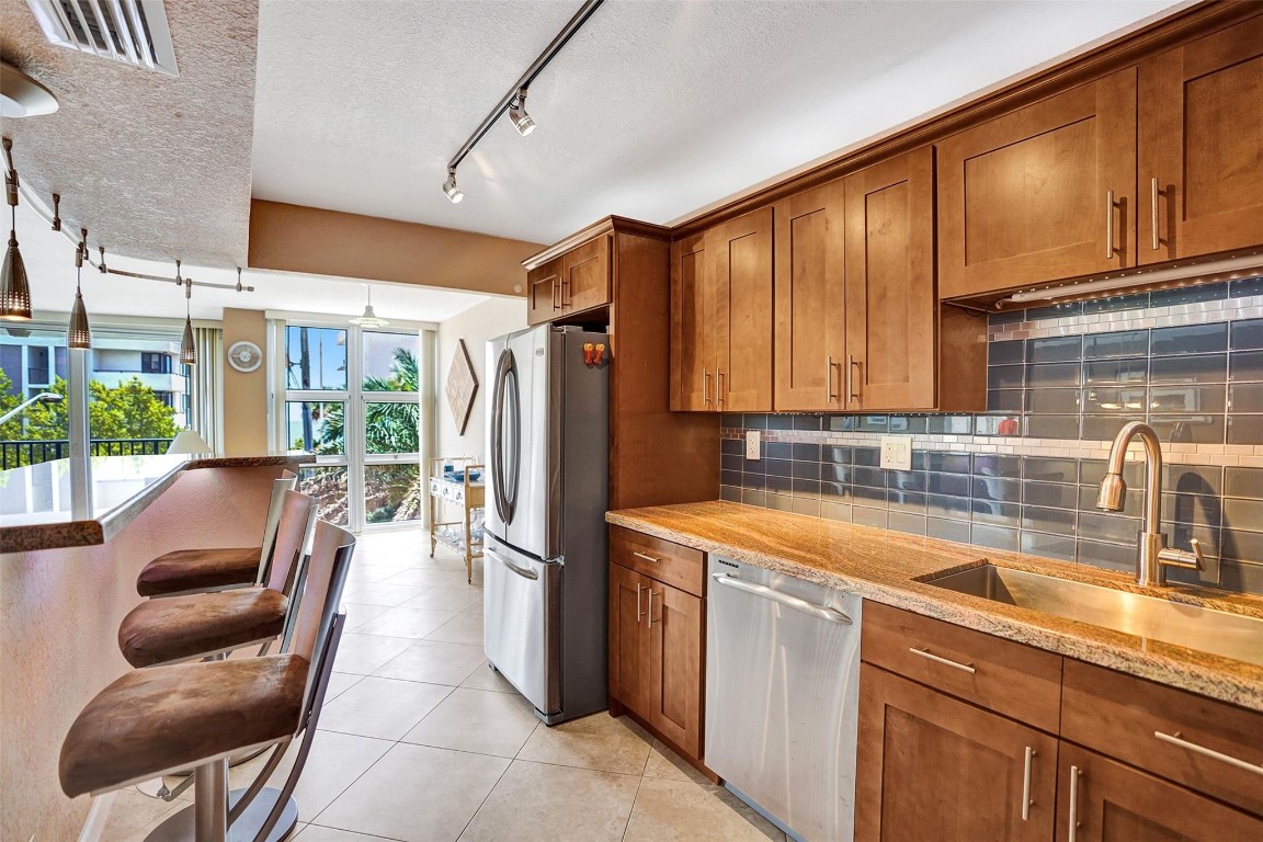 531 N Ocean Boulevard 411