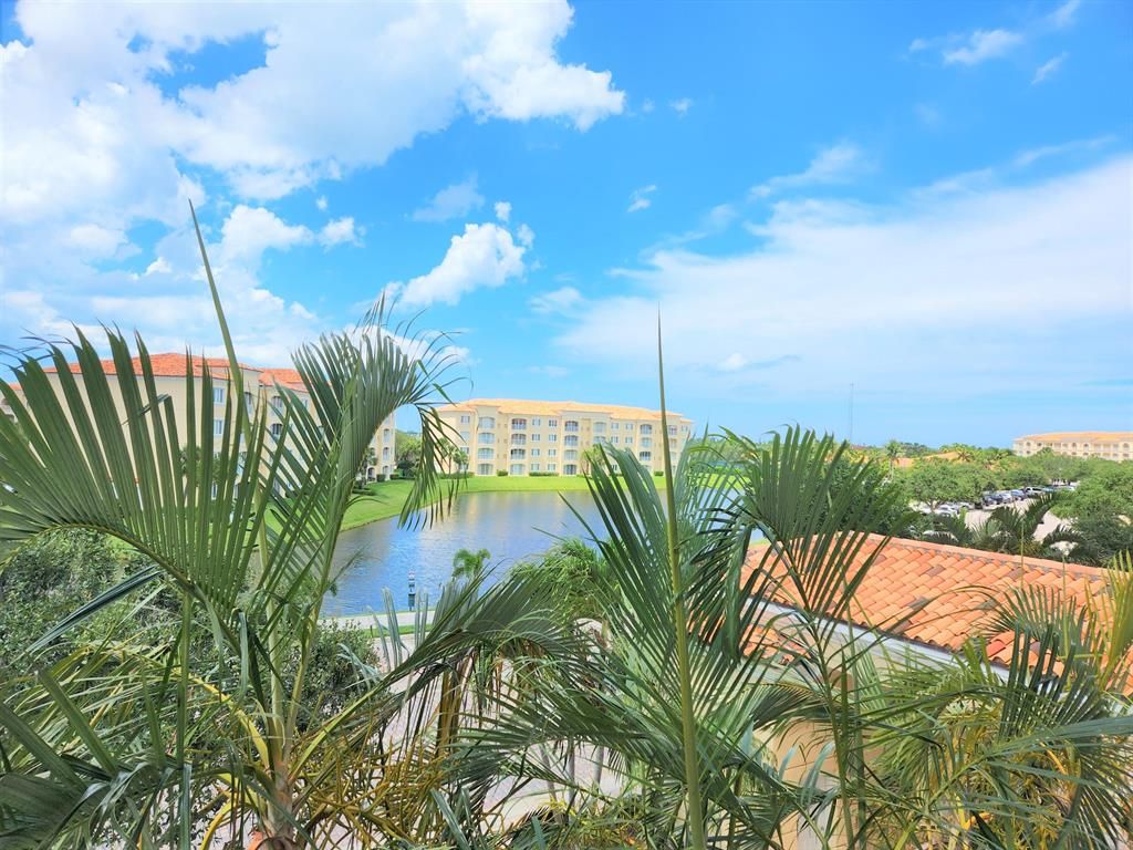 Photo of 8 Harbour Isle Drive E #305, Fort Pierce, FL 34949 (MLS # R10847269)