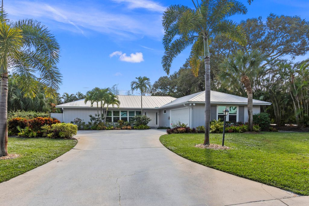 Photo of 7 Riverview Drive, Sewalls Point, FL 34996 (MLS # R11107951)