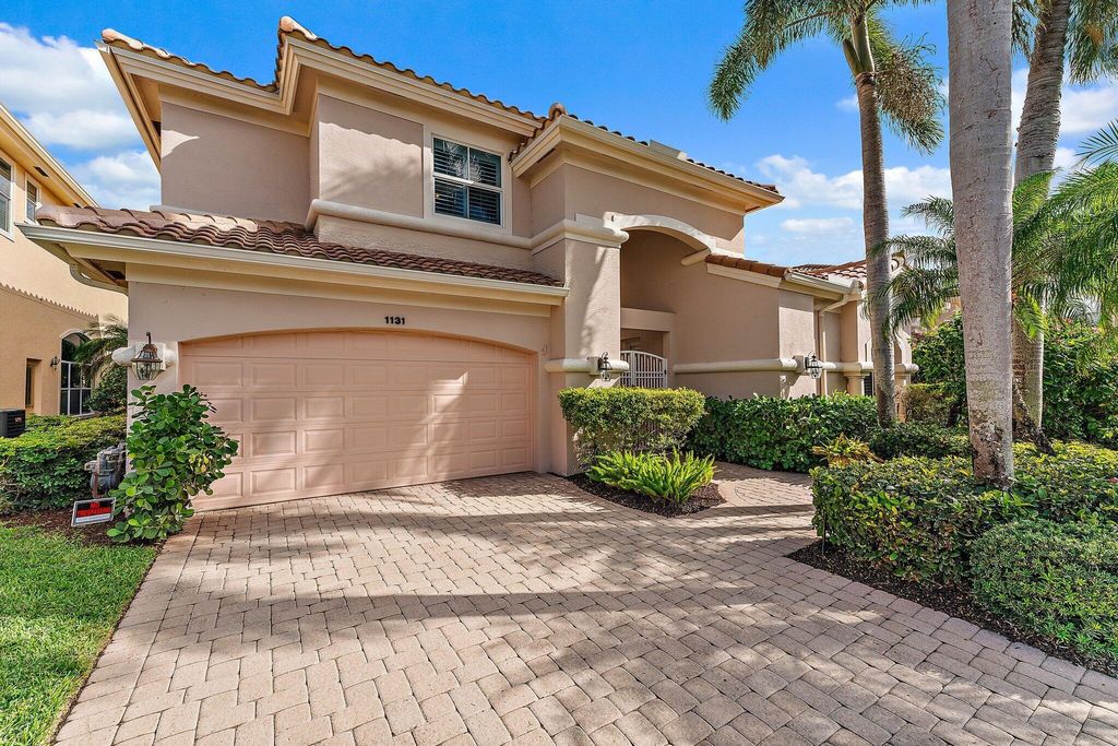 Photo of 1131 Grand Cay Drive, Palm Beach Gardens, FL 33418 (MLS # R11050800)
