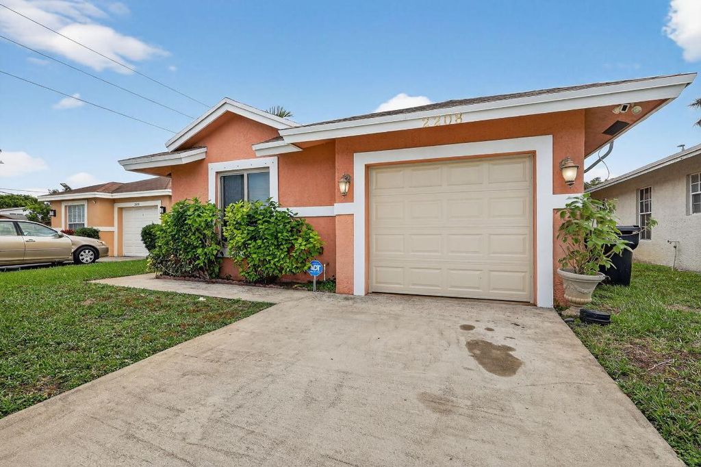 Photo of 2208 Evans Street, Hollywood, FL 33020 (MLS # R11157059)
