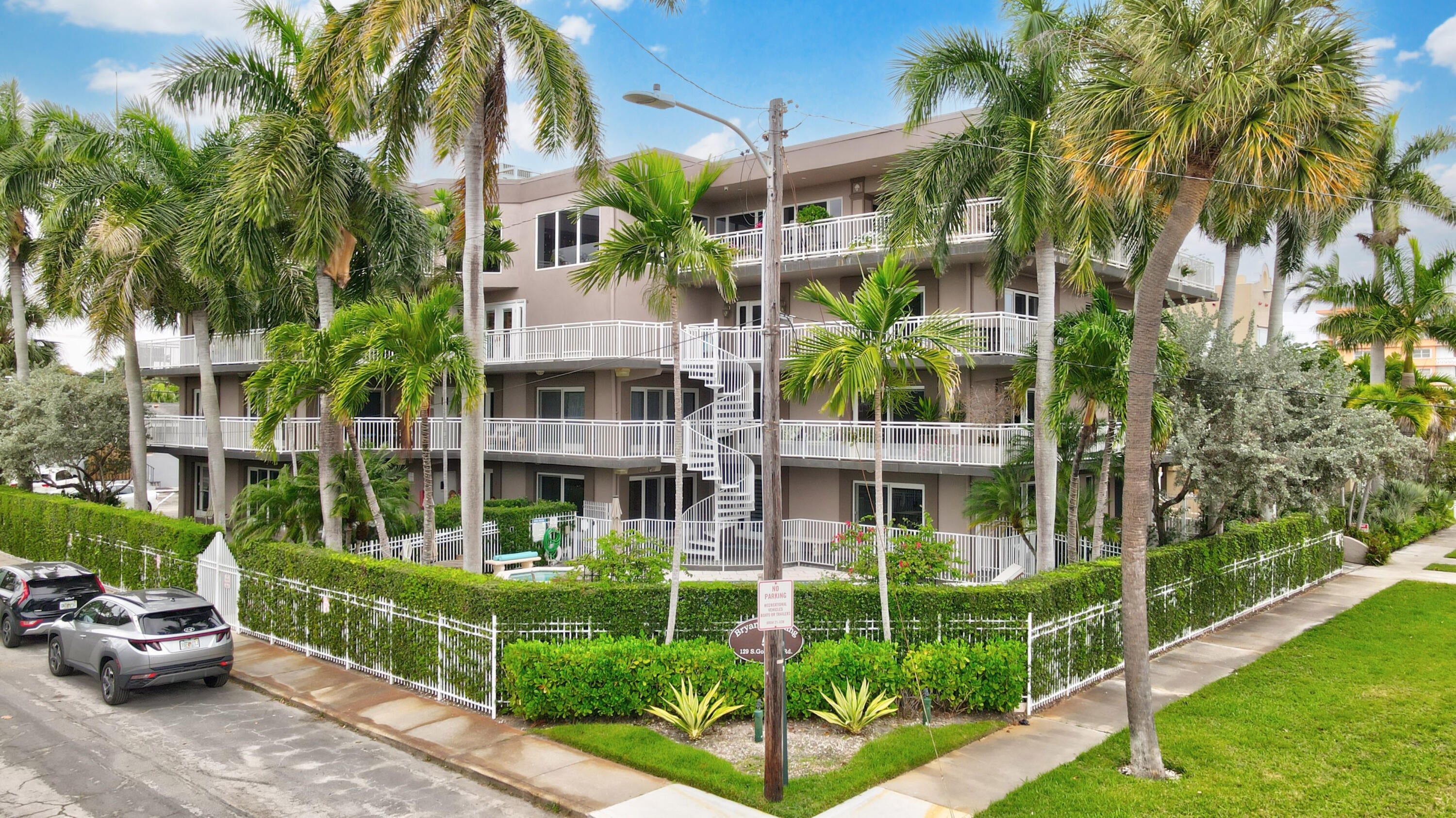 129 S Golfview Road