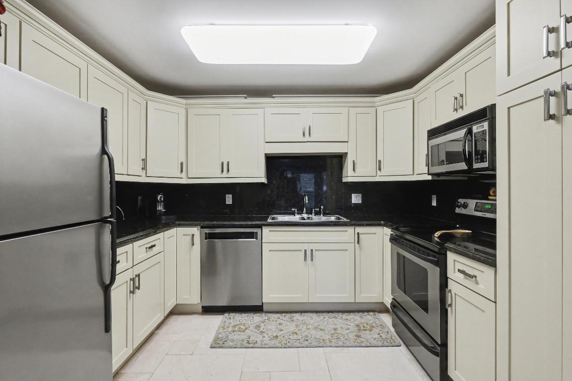 DOTTOR CONDO - Residential