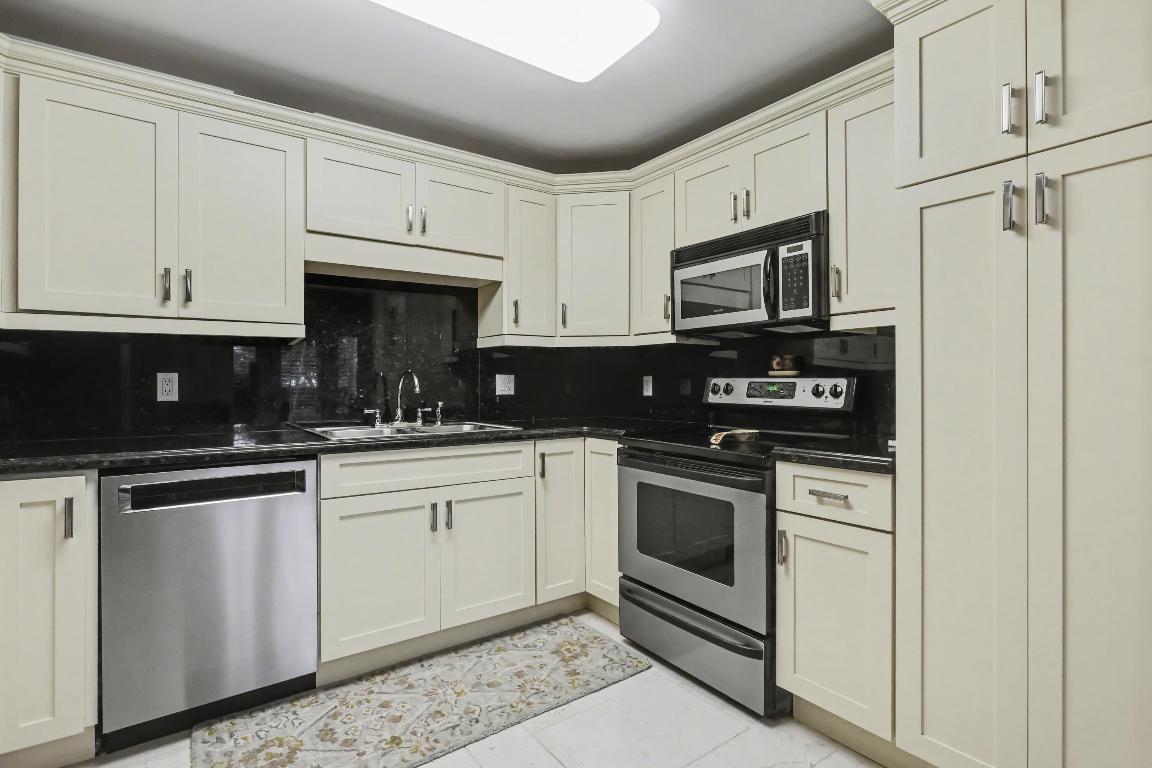 DOTTOR CONDO - Residential