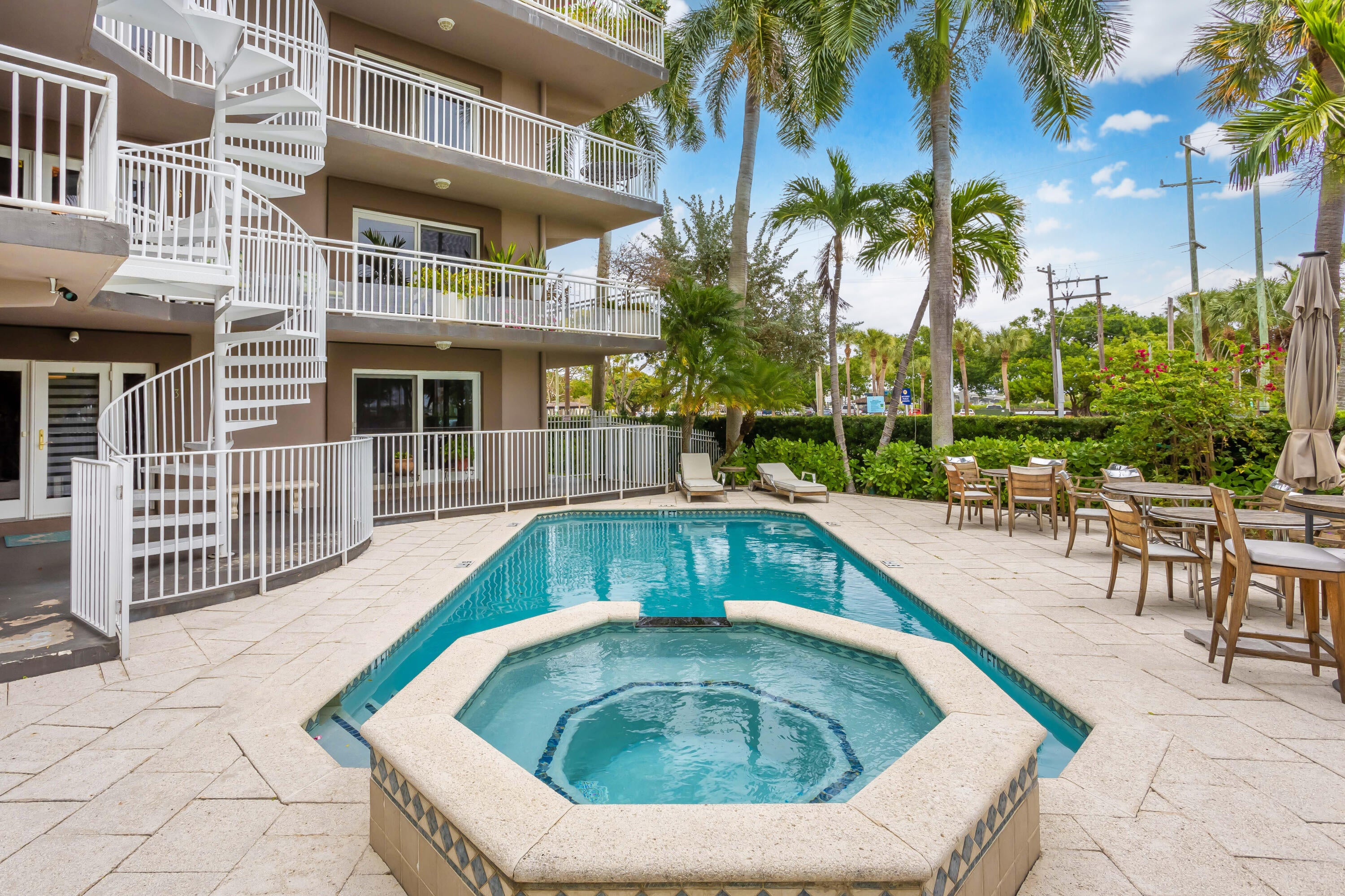 129 S Golfview Road 2, Lake Worth Beach FL 33460