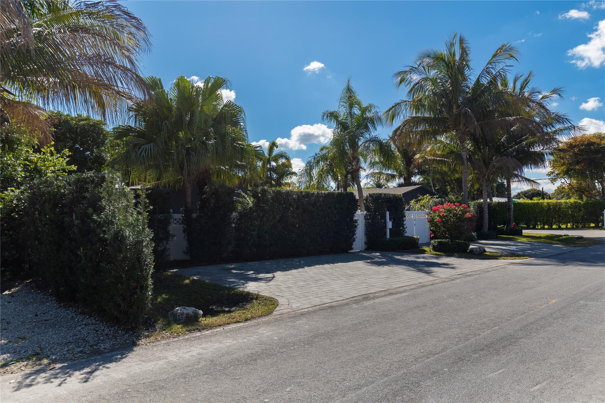 Lauder-Gate 26-48 B - Residential Income