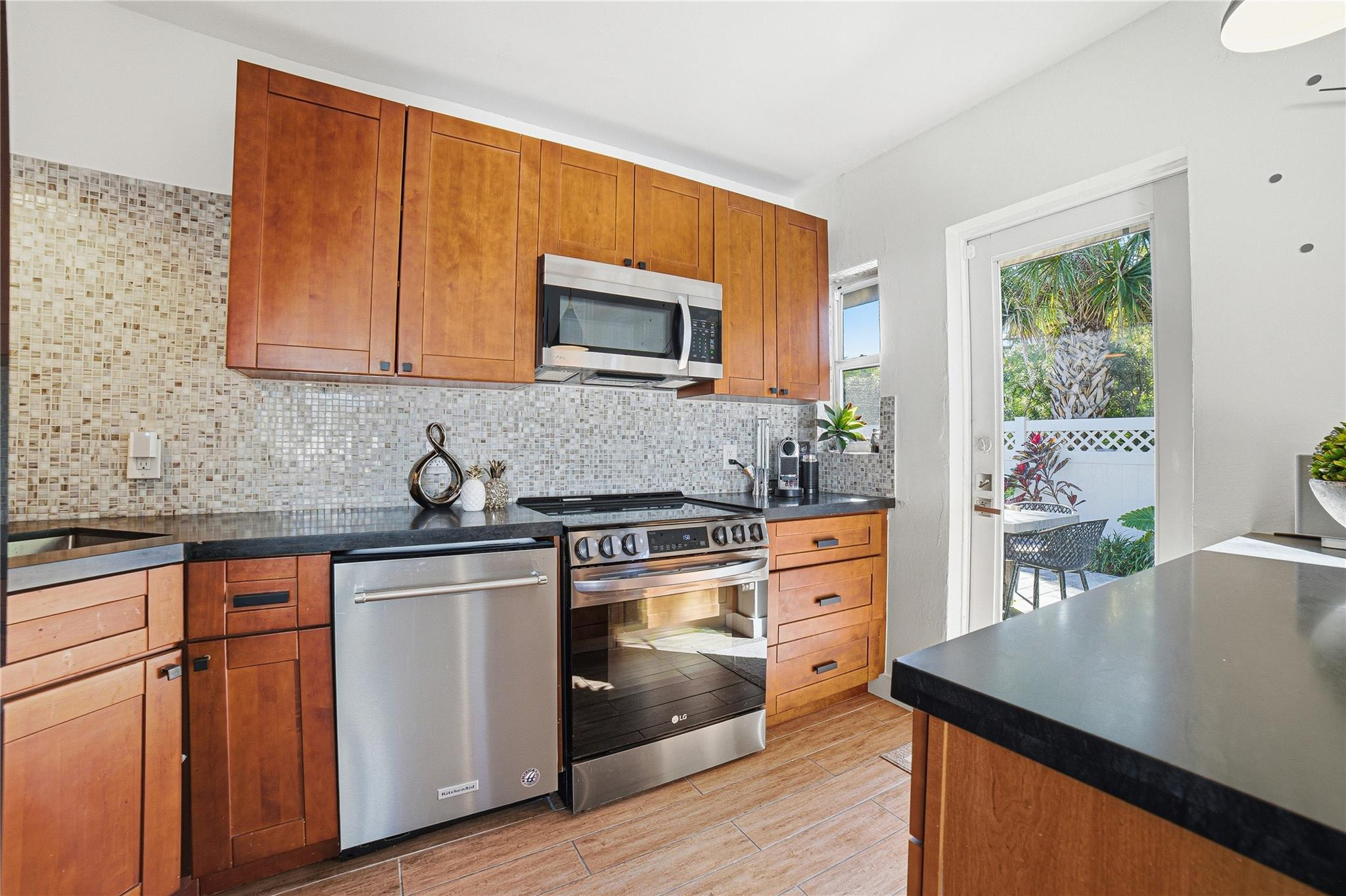 Lauder-Gate 26-48 B - Residential Income