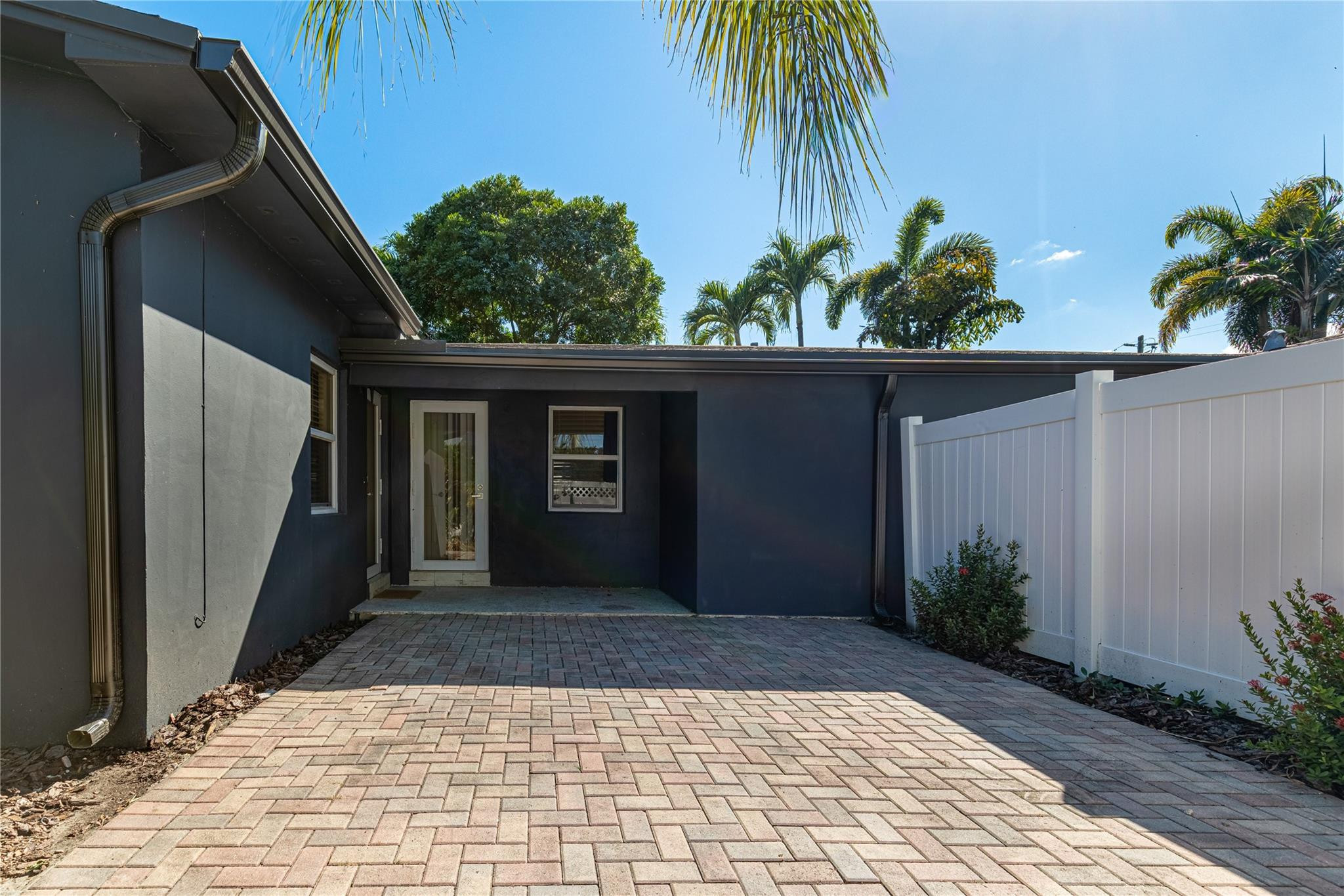 Lauder-Gate 26-48 B - Residential Income