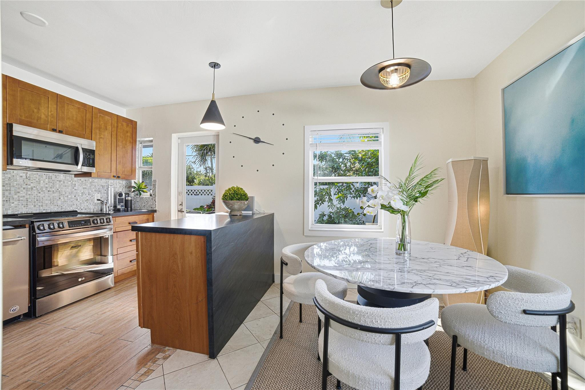 Lauder-Gate 26-48 B - Residential Income