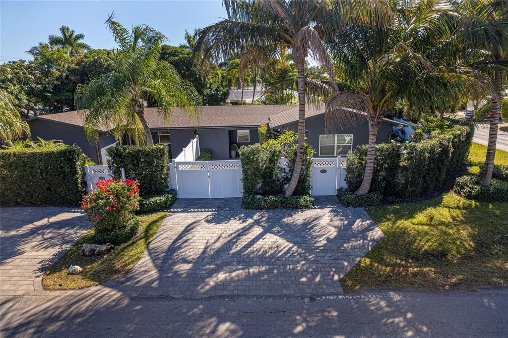 Photo of 2000 NE 18th Street, Fort Lauderdale, FL 33305 (MLS # F10552163)