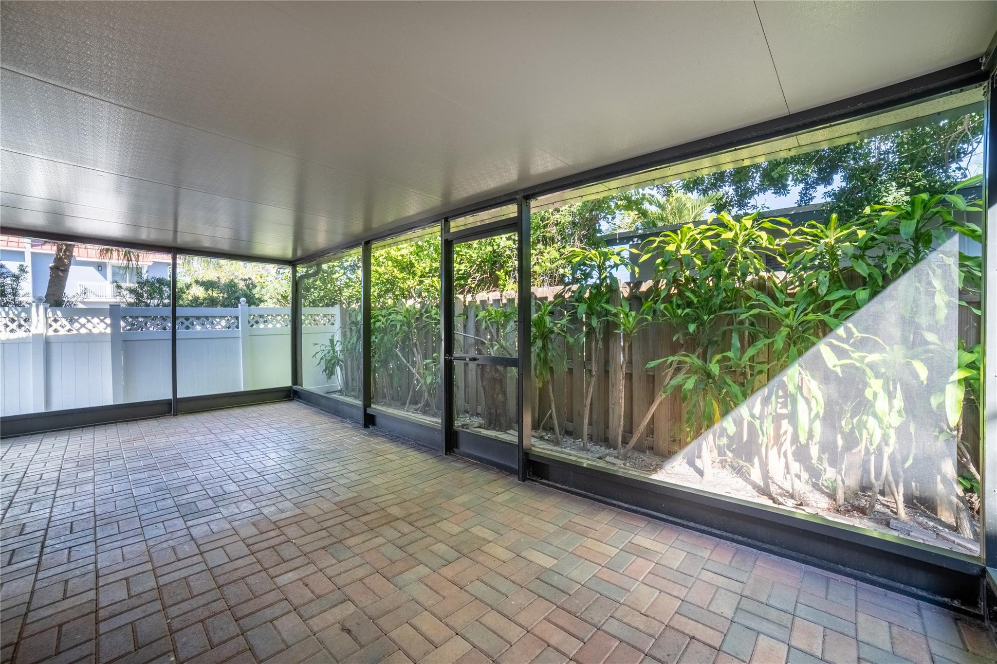 Lauder-Gate 26-48 B - Residential Income