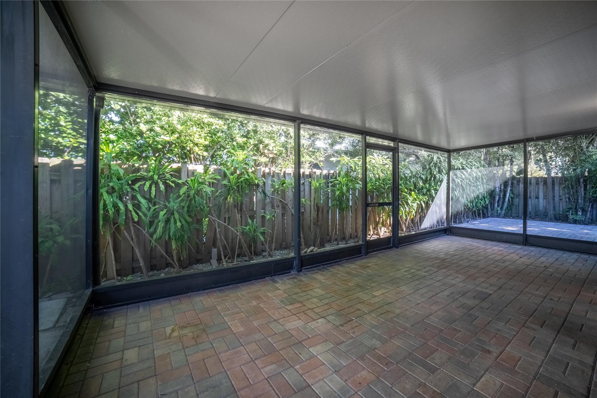 Lauder-Gate 26-48 B - Residential Income