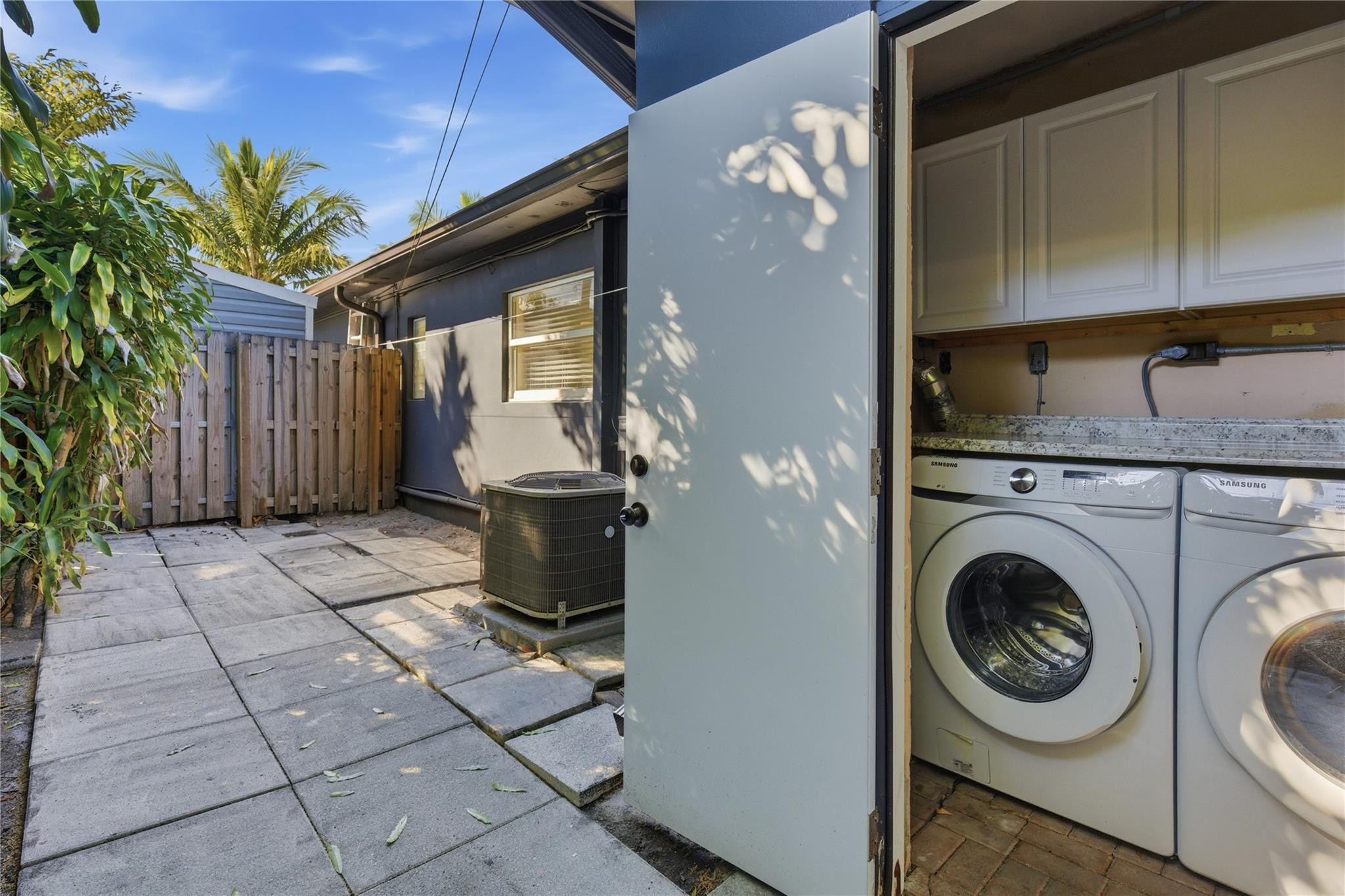 Lauder-Gate 26-48 B - Residential Income