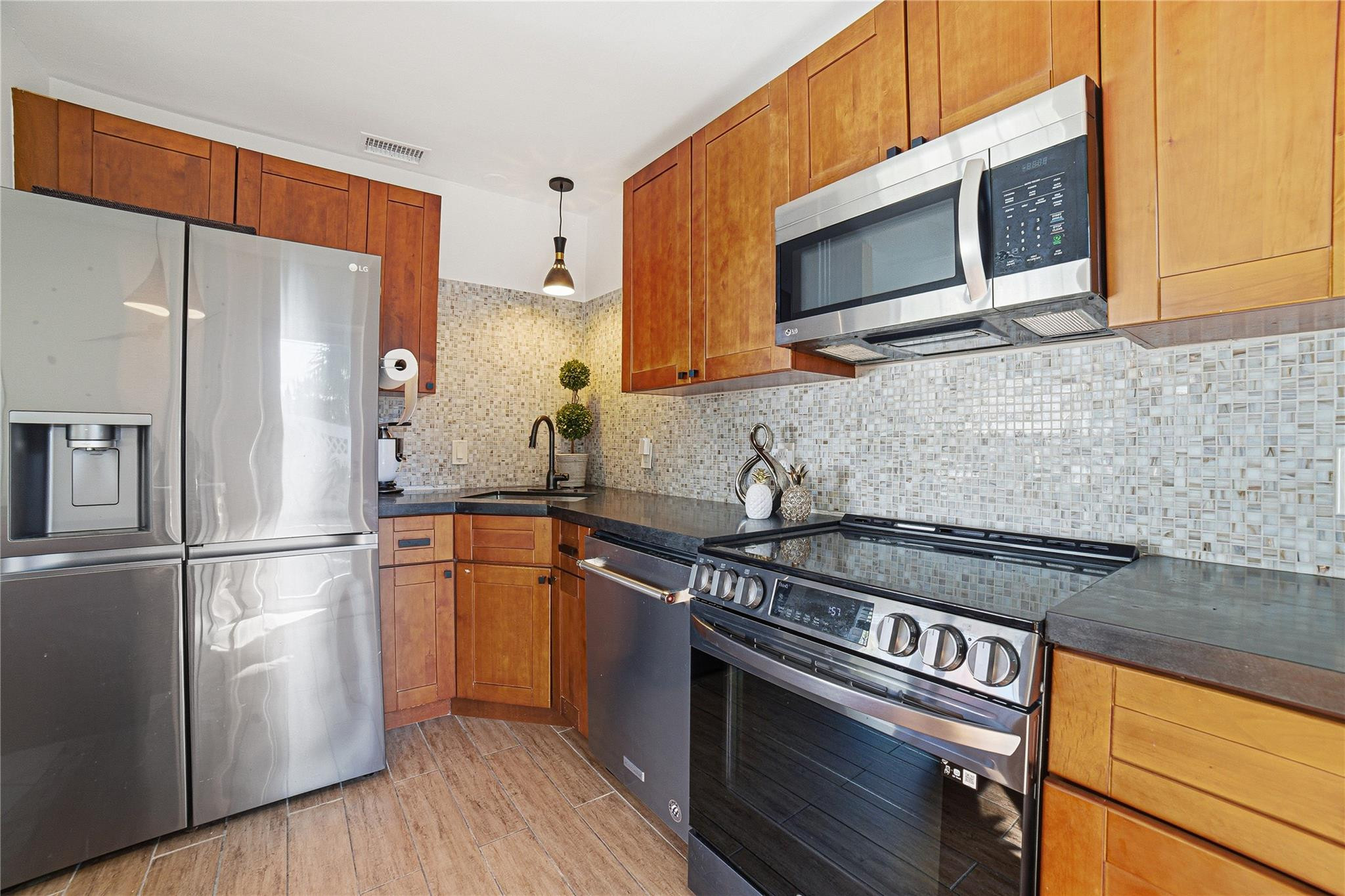 Lauder-Gate 26-48 B - Residential Income